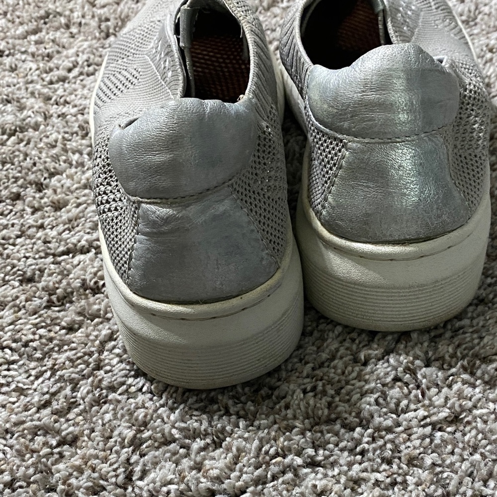 Sofft Women's Slip-On Knit Sneakers in Light Gray - Picture 3 of 4